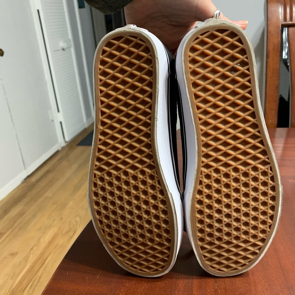 Vans - Picture 4 of 5